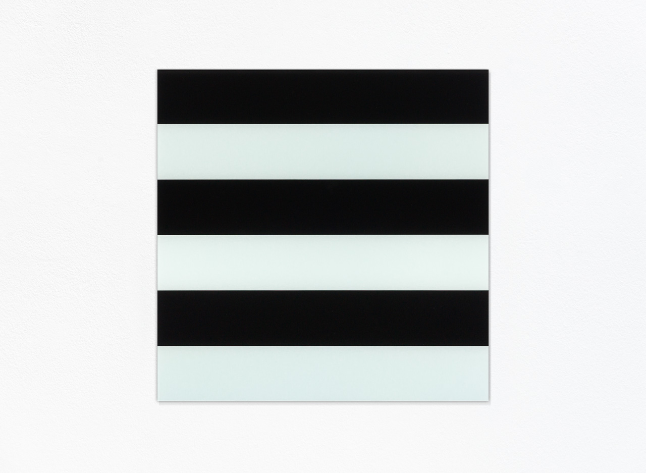 Weiß-schwarz / White-black<br>2003, Hinterglasmalerei / reverse glass painting, 75x75cm

