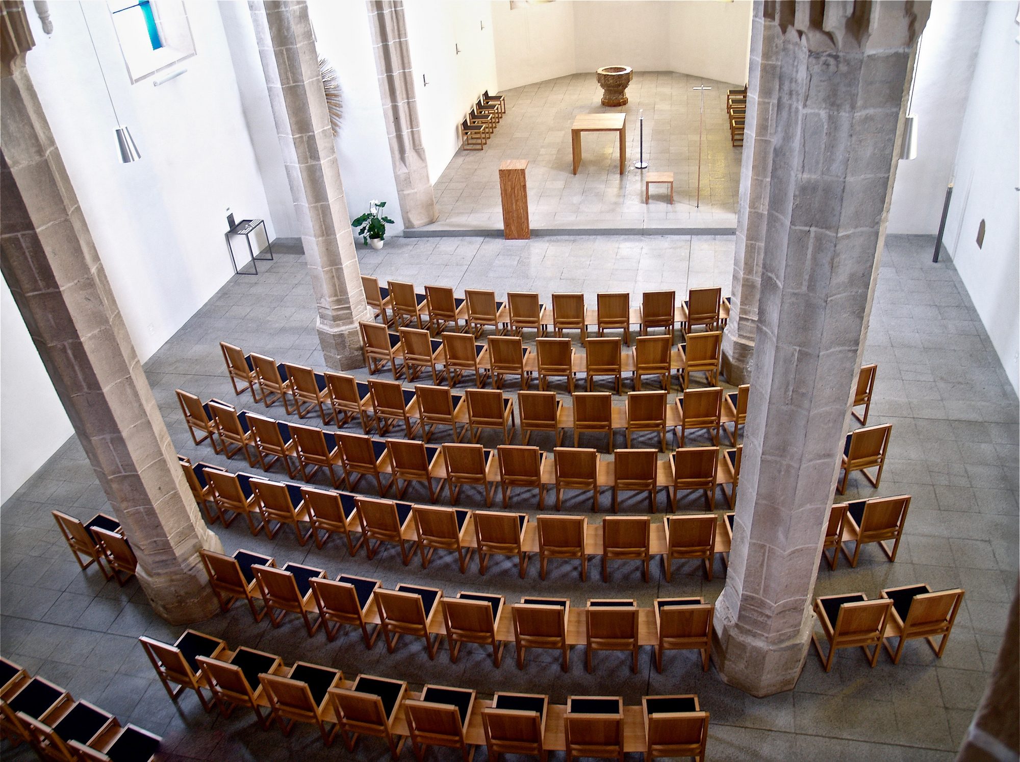 MITTERKIRCHEN, St. Andreas. Neugestaltung Leo Zogmayer, Thomas N Pauli, 2004